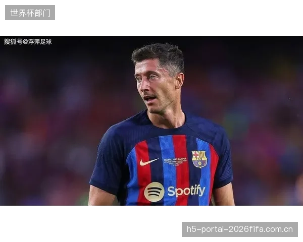 莱万多夫斯基仍是进攻绝对核心,弗兰科夫斯基的边路传中是主要输送线。 莱万多夫斯基仍是进攻绝对核心,弗兰科夫斯基的边路传中是主要输送线。